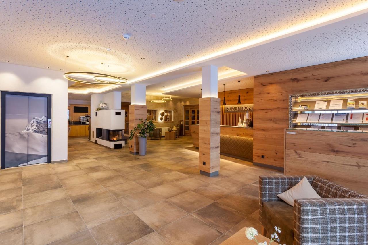 Hotel Luggi กัลเทือร์ ภายนอก รูปภาพ