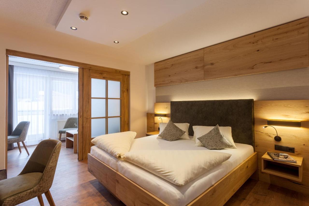 Hotel Luggi กัลเทือร์ ภายนอก รูปภาพ