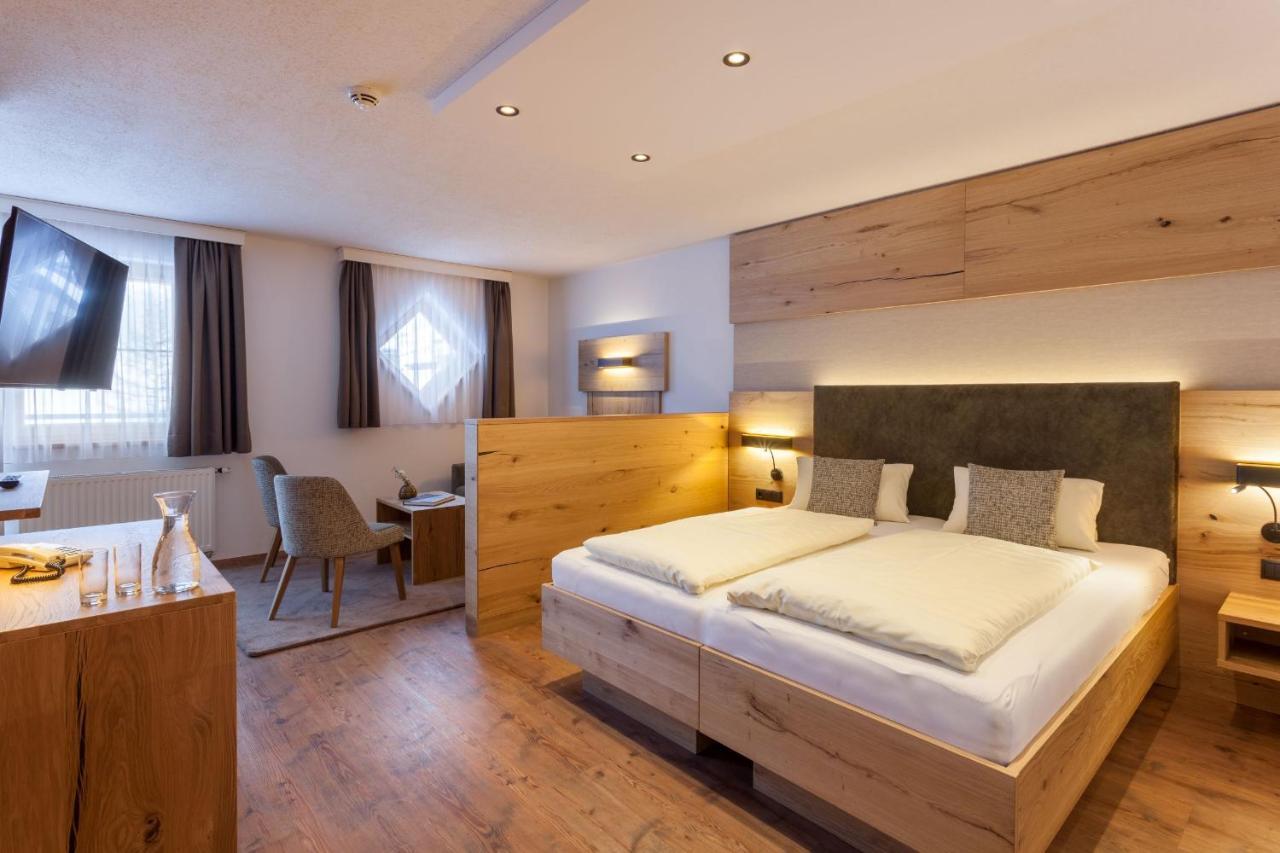 Hotel Luggi กัลเทือร์ ภายนอก รูปภาพ