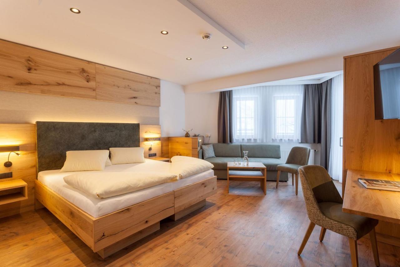 Hotel Luggi กัลเทือร์ ภายนอก รูปภาพ
