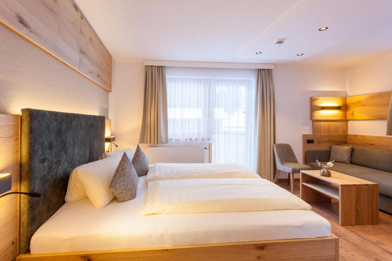 Hotel Luggi กัลเทือร์ ภายนอก รูปภาพ