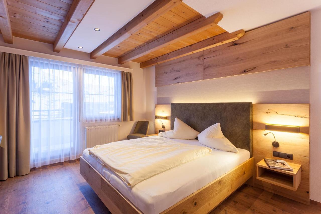 Hotel Luggi กัลเทือร์ ภายนอก รูปภาพ