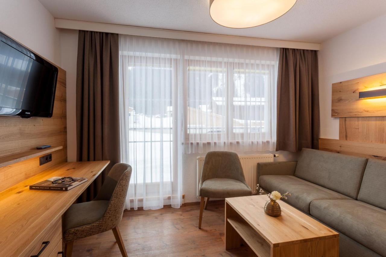 Hotel Luggi กัลเทือร์ ภายนอก รูปภาพ
