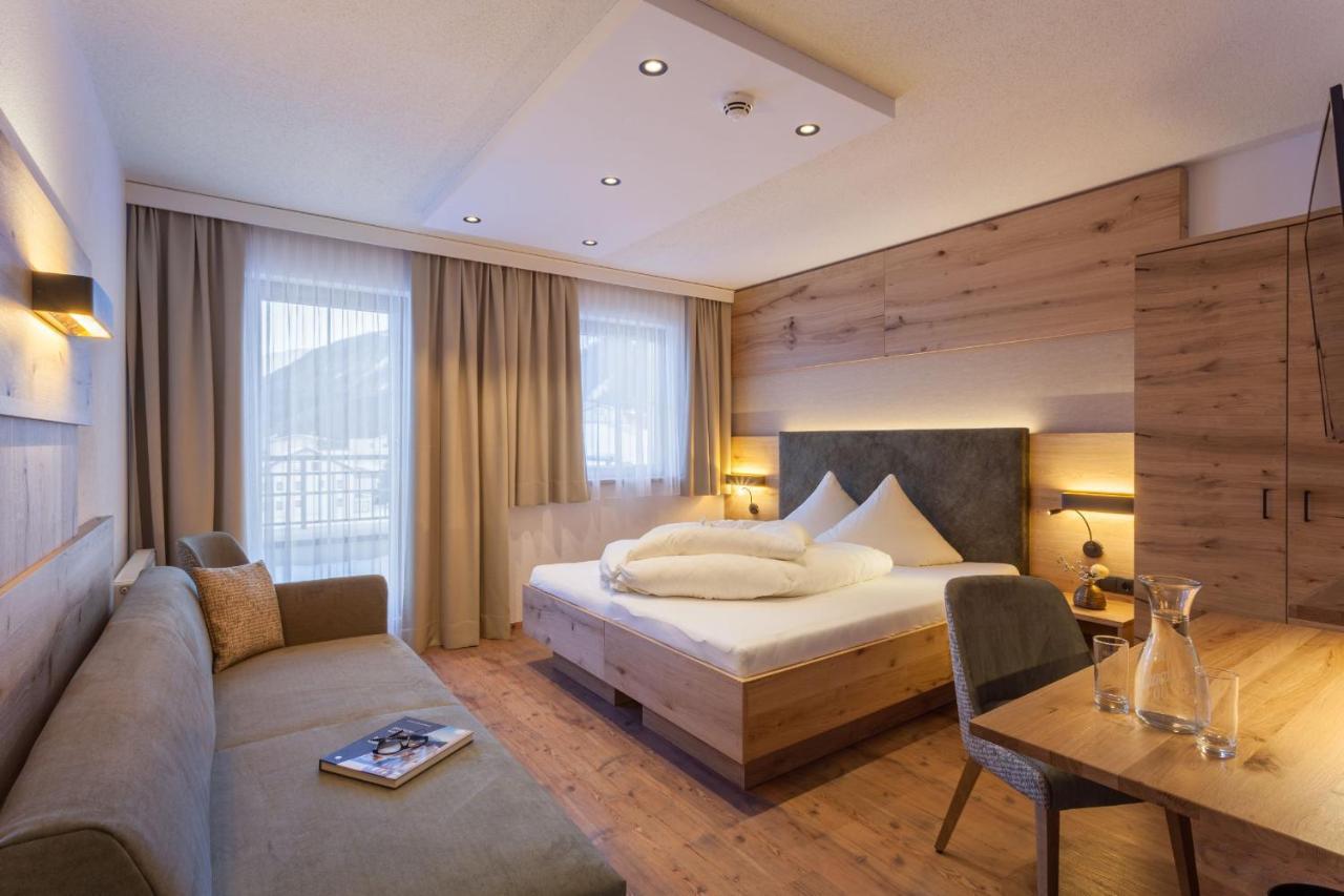 Hotel Luggi กัลเทือร์ ภายนอก รูปภาพ