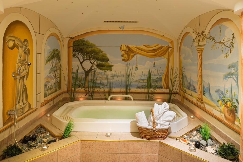 Hotel Luggi กัลเทือร์ ภายนอก รูปภาพ