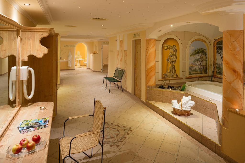 Hotel Luggi กัลเทือร์ ภายนอก รูปภาพ